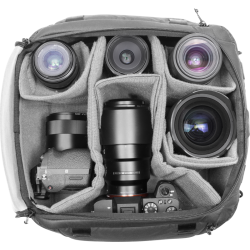 PEAK DESIGN CAMERA CUBE MEDIUM SORT SPAR KR. 200.-
